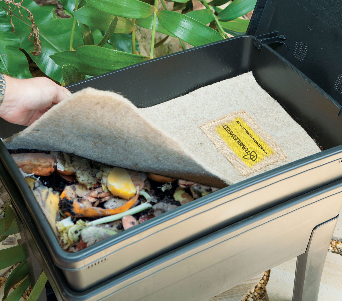 Tumbleweed worm blanket